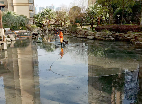 毕节景观池淤泥清理